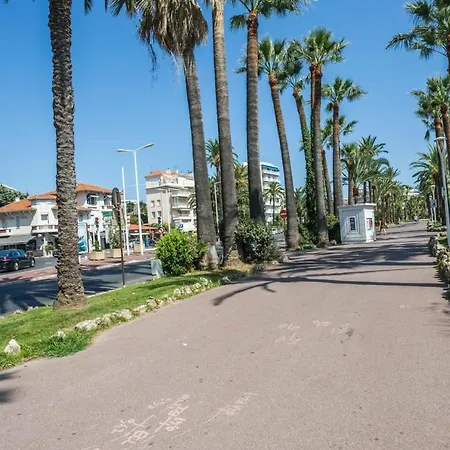 Art Deco Luxury With Breath Taking View On Bay By Olidesi Apartment