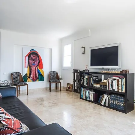Art Deco Luxury With Breath Taking View On Bay By Olidesi Apartment