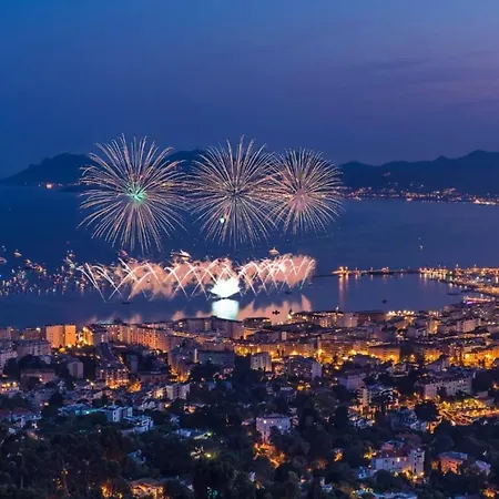 Art Deco Luxury With Breath Taking View On Bay By Olidesi Apartment *